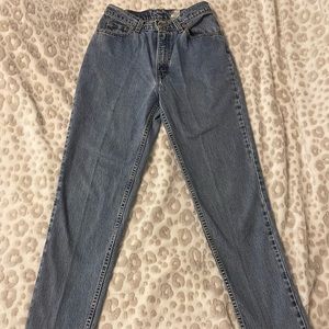 Levi’s vintage 90’s 100% cotton slim taper jeans